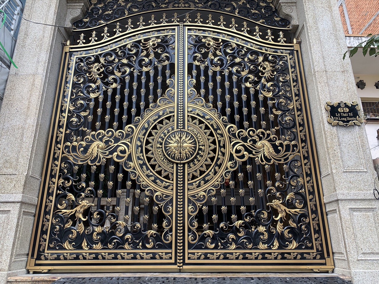 Cổng Nhôm Đúc 11