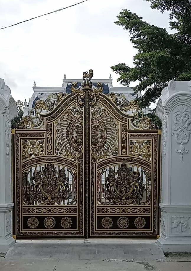 chị Trinh